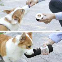 Botella de agua portátil para perros con dispensador y comedero 2 en 1, ideal para viajes, paseos y senderismo, recipiente antigoteo, ligero y fácil de usar, accesorios para mascotas, perros y gatos - details 1