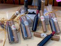 Detalles para Invitados: 10 Sacacorchos en Forma de Botella y Puro de Chocolate en Bolsa de Regalo - Regalos de Boda, Comuniones, Bautizos, Cumpleaños - details 0