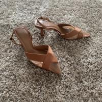 Sandalias De Verano Para Mujer Zapatos De Tacón Alto Con Punta Puntiaguda Slingback Elegantes Y Moda Hebilla En El Tobillo Microfibra Con Suela De Goma - details 7