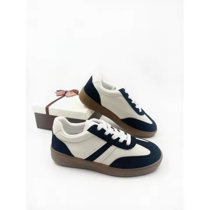 Calzado Estilo. Zapatillas deportivas de mujer, cierre con cordones, colores y diseños modernos, adaptándose a la moda actual, materiales transpirables y suelas de maxima confort - 1