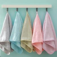 Toalla De Cara De Fleece Coral Absorbente Y Suave Para Adultos Toalla De Mano De 14x29 Pulgadas Estilo Rayado Para Baño Y Ducha - details 2