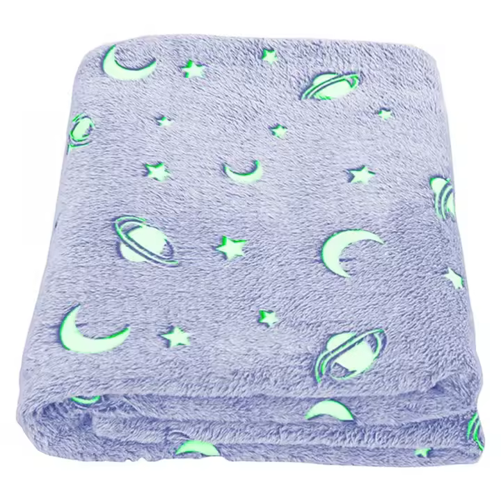 Mediawavestore Manta Infantil Mágica con Planetas Fluorescentes Lavanda 100x180 - 1