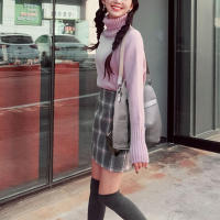 Mochila Impermeable Para Mujer Estilo De Moda Oxford Con Borla Y Pelota De Pelo Gran Capacidad Para Viajes Y Escuela - details 2