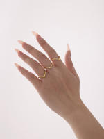 Hermoso Anillo de circón con incrustaciones en forma de V para mujer, Anillo de amor, joyería de acero de titanio, regalo de Navidad para el día de la madre anillo de acero inoxidable para mujer,resistente al agua, Simple, Micro Zirconia, línea Simple - details 2