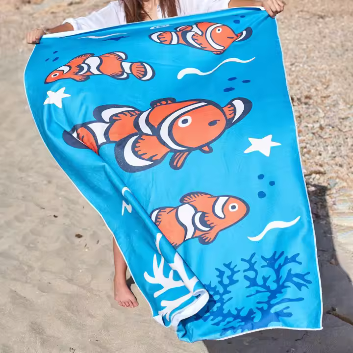 Toalla de Playa Grande,Toalla para gimnasio y piscinas, 100 X 160 cm, 100% Poliéster, Ultra-ligera y Secado rápido, Toalla de Camping con diseño original "Pez Payaso" - 1