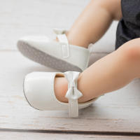 Zapatos De Princesa Para Bebés KIDSUN Antideslizantes Con Lazo Clásico Primera Caminata Para Niñas Cuna Zapato Talla True Fit Para 0-24 Meses Material Superior PU Cordón De Seguridad Cierre De Correa - details 4