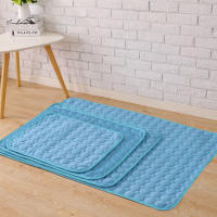 Alfombra De Enfriamiento Para Mascotas Tamaño Pequeño Para Perros Y Gatos Suela De Seda Hielo Antihumedad Transpirable Para Verano 5 Tamaños Disponibles - details 9