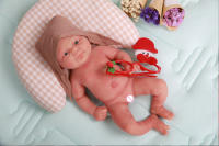 Muñeca Bebé Realista De Silicona IVITA WG1512 De 36cm Con 3 Colores De Ojos Vestido Para Niñas Edad Recomendada 14+ Años - details 19