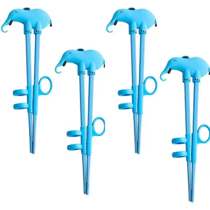 4 pcs Children's chopsticks, Learning chopsticks Helps for children, Training chopsticks with animals for beginners - 1