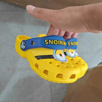 Sandalias De Verano Para Niños Anime Minions Kawaii EVA Zapatillas De Casa Playa Con Agujeros Zapatos De Draining Unisex - details 1