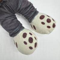 Muñeco De Peluche Kanye 30CM De Alta Calidad Juguete Suave Para Niños Regalo De Cumpleaños Dibujito Famoso Peluche Unisex - details 12