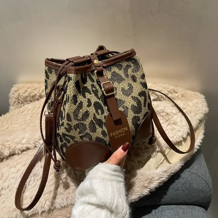 Bolso De Hombre Para Mujer Pequeño En Piel De PU Con Estampados De Leopardo Bolso De Mano De Lujo De Moda De Nuevo 2024 Diseñador Bolso Cruzado De Cuero PU - 1