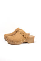 Paloma Wang Sandalias zueco mujer con tacón bajo y plataforma con detalle de tachas - details 12