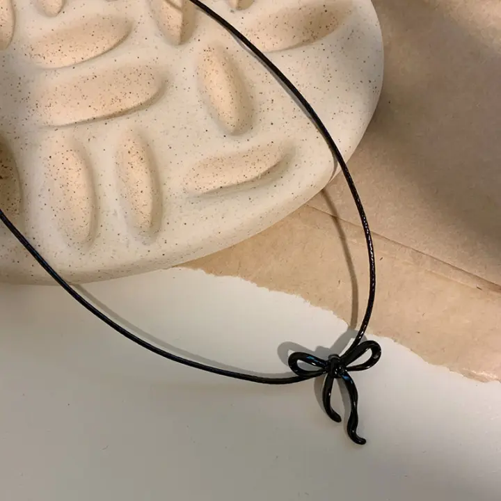 Nueva Collar De Lujo Con Colgante De Mariposa Hecho a Mano Para Mujer Diseño Personalizado Estilo Oscuro Pendentivo Redondo Clásico - 1