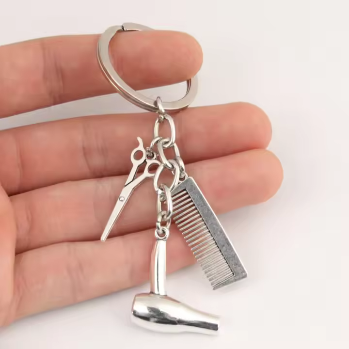 Llavero De Estilista Nuevo Llavero De Cabello Para Salon Llavero De Secador De Pelo Tijeras Peine Regalos Para Mujeres Y Hombres Joyería DIY Material Metálico Estilo Antiguo Plata - 1