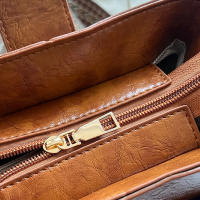 Bolso Bandolera De Cuero PU Vintage Para Mujer Lujo Diseñador Negro Bolso De Hombro Con Cadena Estilo Elegante Y Versátil - details 22