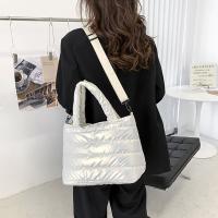 Bolso De Hombro De Nylon Puffer Para Mujer Invierno Bolso De Mano Chic Cuadrado Suave Cierre De Cremallera Estilo Versátil - details 21
