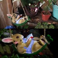 Decoración De Jardín Cartoon Conejo En Swing Lindo Adorno De Hogar Estatua Creativa De Conejo En Resina Regalo Colgante - details 5