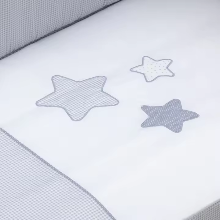 Colcha y Protector Cuna Vichy Night de Cambrass - 1