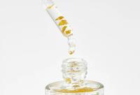 Liquid Jewel Línea "Pure Gold" - Aceite de Oro Elixir 24 Kt-Antimanchitas Rostro - 7 Aceites Esenciales-Vitamin E - Hidrata El Cabello-Para Rostro y Cabello - Tratamiento Antimanchás, Piel Luminosa, de Pieles tipo - details 0