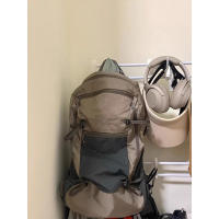 20-22L-litre unisex hiking backpack, waterproof with rain cover, very suitable for hiking, travel and camping, ergonomic design, spacious, suitable for both men and women，Foldable and compact - details 3