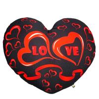 Cojín en forma de corazón loneta negro y rojo con la palabra "Love" dentro de dos corazones Arte Model 30 cm - Hecho en España - ideal para demostrar tu amor a esa persona especial - details 0