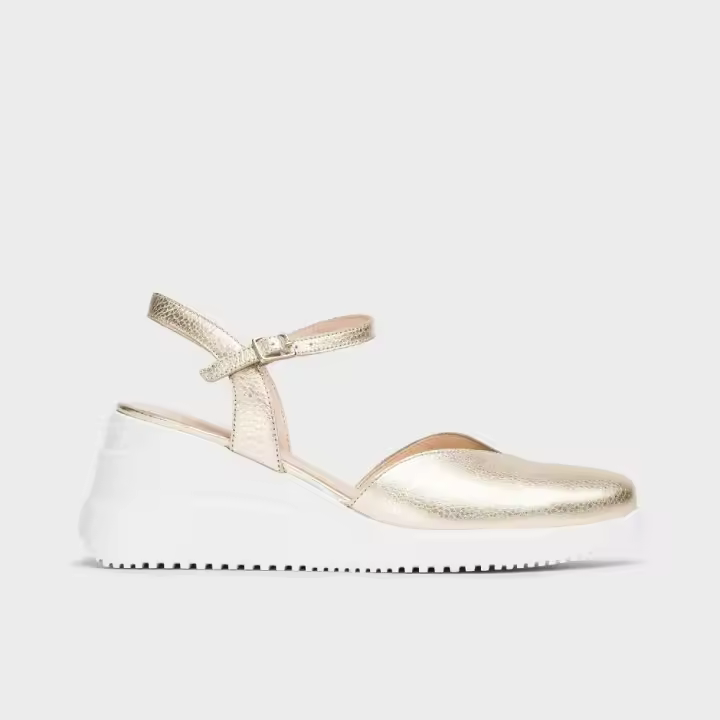 Calzado Sandalias marca Wonders modelo G-6621-Pt para mujer en color metal - 1