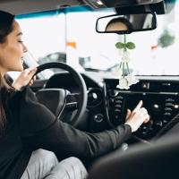 Accesorios lindos del coche para las mujeres, Bellflower hecho a mano colgante del coche, espejo que cuelga los accesorios para su coche (blanco) - details 4