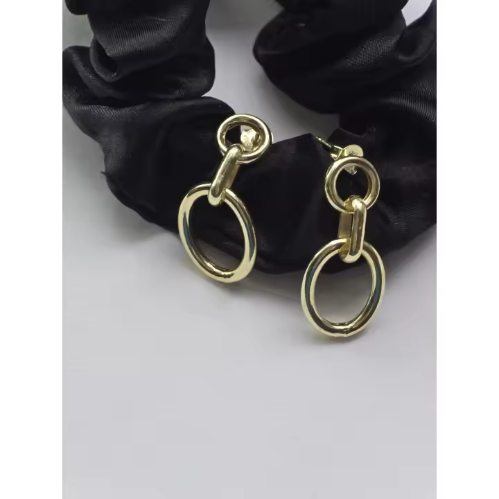 PENDIENTES PLATA DE LEY BAÑADOS EN ORO 18K - Eslabones Entrelazados, Amuleto Protector Triple Elegante y de Alta Calidad - 1
