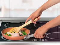 Juego de 3 Sartenes y 2 Tapas de Vidrio Templado |  Gas, Inducción y Vitrocerámica | Medidas: 20, 24, 28 cms | Apto para hornos | Color Cobre | Revestimiento Cerámica | Válido para cocinas de gas, eléctrica, vitrocerámica, inducción | RevolutionLine - details 0