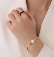 Encanto Pulsera de espigas de trigo de moda de nicho, diseño de corazón de concha blanca, pulsera de acero de titanio chapada en oro de 18 quilates, joyería femenina adecuada para mejores amigas. - details 0