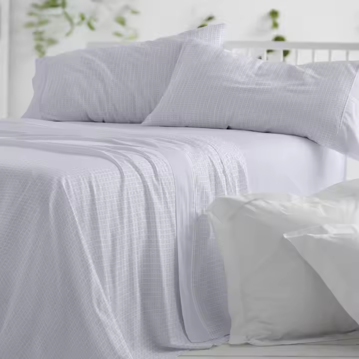 Juego de sábanas 50% Algodón- 50% poliéster. Disponible en cama de 90, 105, 135, 150, 150-160 y 180cm. Color Azul plomo, oliva y avena. Larga duración. - 1
