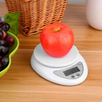 Báscula de cocina electrónica portátil | Funciona con 2 pilas AAA | Alta precisión y resolución LCD | Báscula digital inteligente de alto rendimiento | Fácil limpieza | De 0,1gr a 5kg | RevolutionLine - details 0