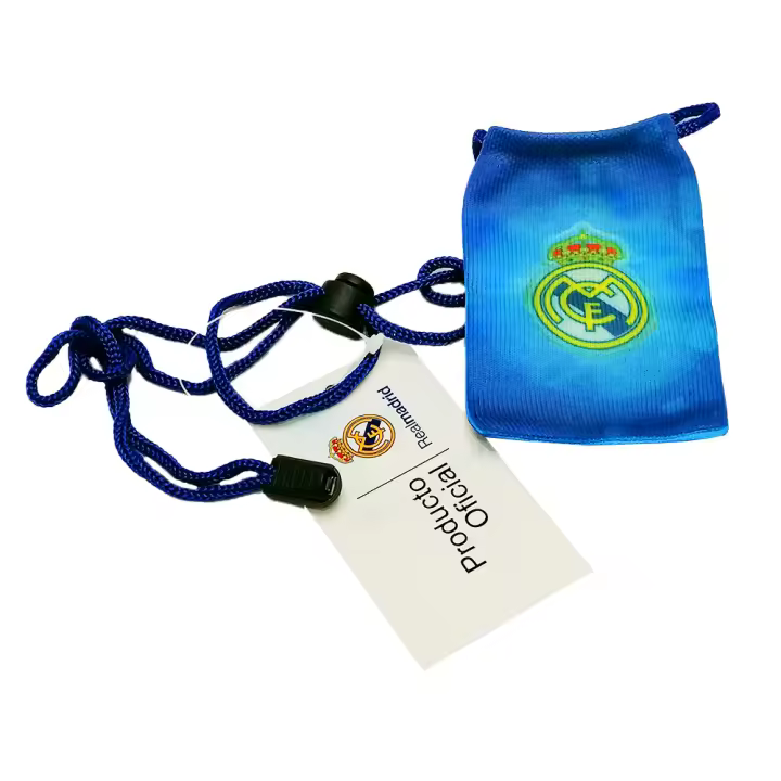 Funda multiusos del Real Madrid de tela elástica y cordón ajustable - 1