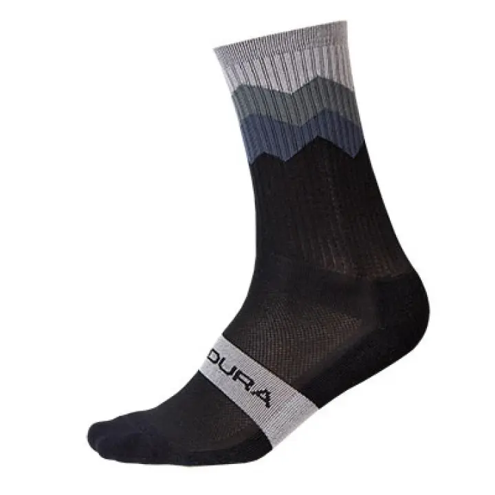 ENDURA | Calcetines Jagged Negro - Hilado de tacto suave y alta absorción
Hilado acanalado en la parte superior para un mejor ajuste
Soporte flexible para el arco del pie
Suela acolchada para mayor - 1