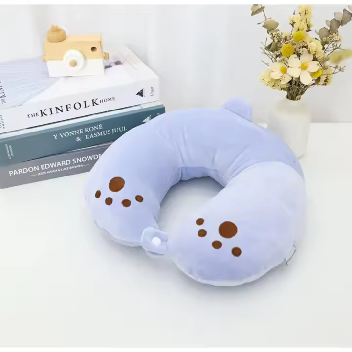Cojín de Viaje U con Diseño de Patitas EILV– Almohada Cervical Suave para Avión, Coche o Casa – 4 Colores - 1