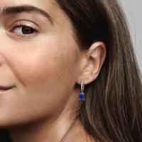 Pandora Pendientes de Aro en Plata de Ley S925 Rectángulo Azul Abrazo Brillante 292381C01，Incluye Caja Original - details 0