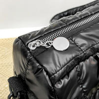 Bolso De Hombro Yogodlns De Lujo Espacio Padded Capacidad Grande Impermeable Nylon Para Viaje Bolso Cruzado De Poliéster Lining Para Mujer - details 23