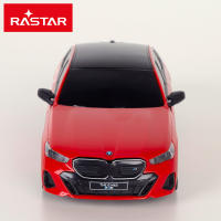 RASTAR coche radiocontrol BMW i5 rojo escala 1:24 con diseño oficial BMW, suspensión independiente, carrocería moldeada y mando 2.4 GHz para niños y coleccionistas - details 5
