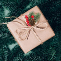 Guirnalda De Ramas De Pino Artificial Con Berros Rojos Accesorios De Navidad Decoración De Mesa Falsa Conífera De Poliéster Para Fiesta - details 5
