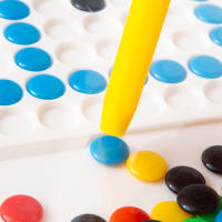 Tablero De Dibujo Magnético Para Niños Juguete Educativo Con Cuentas Magnéticas Coloridas Entrenamiento De Motricidad Finas Juego De Rompecabezas Para Educar a Niños Entre 3-6 Años - details 3