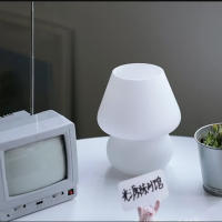Lámpara De Mesa Pequeña Y Exquisita Con Decoración De Hongos Diseñadora Italiana Vintage Luz Ambiental Para Dormitorio Lámpara De Vidrio Para Escritorio Y Bajera - details 6