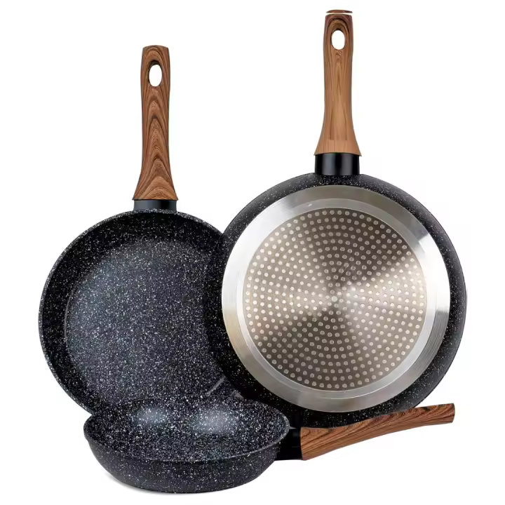 Set de 3 Sartenes 20/24/28cm con Revestimiento Antiadherente a la Piedra Aluminio forjado . Incluye set de cuchillos y set de utensilios de bambu los colores Gris y Rojo - 1