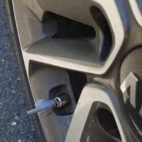 Nueva Tapa De Válvula De Neumático Para Coche Con Diseño De Dedo Middle Finger Resistente Al Polvo Y Al Agua Accesorio Decorativo Para Ruedas - details 1