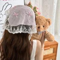 Fular De Encaje Cuadros Rojo Para Mujer Accesorio De Cabello Estilo Retro Triangular Para Viajes Y Fotografía Bandana De Algodón Adecuada Para Todas Las Estaciones - details 3