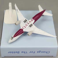 Modelo De Avión Boeing 777 De 20CM En Aleación De Metal Para AIR QATAR Con Ruedas Y Andamios Regalo Para Coleccionistas - details 3