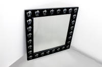 Espejo Decorativo KARE Calaveras con Cristales Plateado y Negro 80x80x3cm - details 2