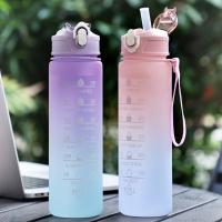 Botella De Deporte De Agua Con Pajita Y Tapa Pop-Up Gradiente De Colores 900ML Plástico Portátil Para Exteriores Y Aire Libre - details 0