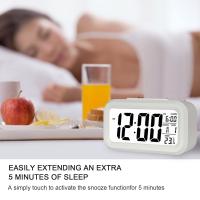 Reloj Despertador Digital, LED Pantalla Reloj Alarma Inteligente con Temperatura, Sensor de Brillo, 12/24 Horas, Función Snooze y Alarma para Dormitorio, Hogar, Oficina, Cocina(Batería) - details 3