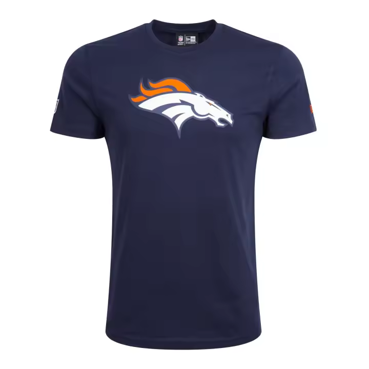 NOS NFL REGULAR TEE DENBRO OSB: Camiseta NFL Regular Denver Broncos, en oscuro. Perfecta para los seguidores del equipo que buscan una prenda cómoda y deportiva para lucir el estilo de los Broncos con orgullo. ✅ Entrega 24/72h a España (península). - 1